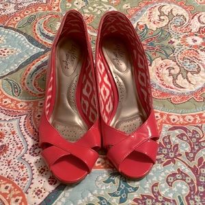 Coral open toe wedges